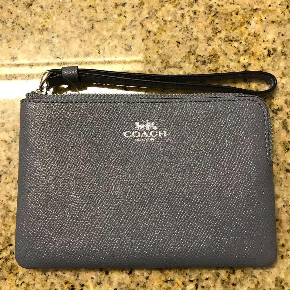 🦋Coach Blue Metallic Wristlet NWT🦋